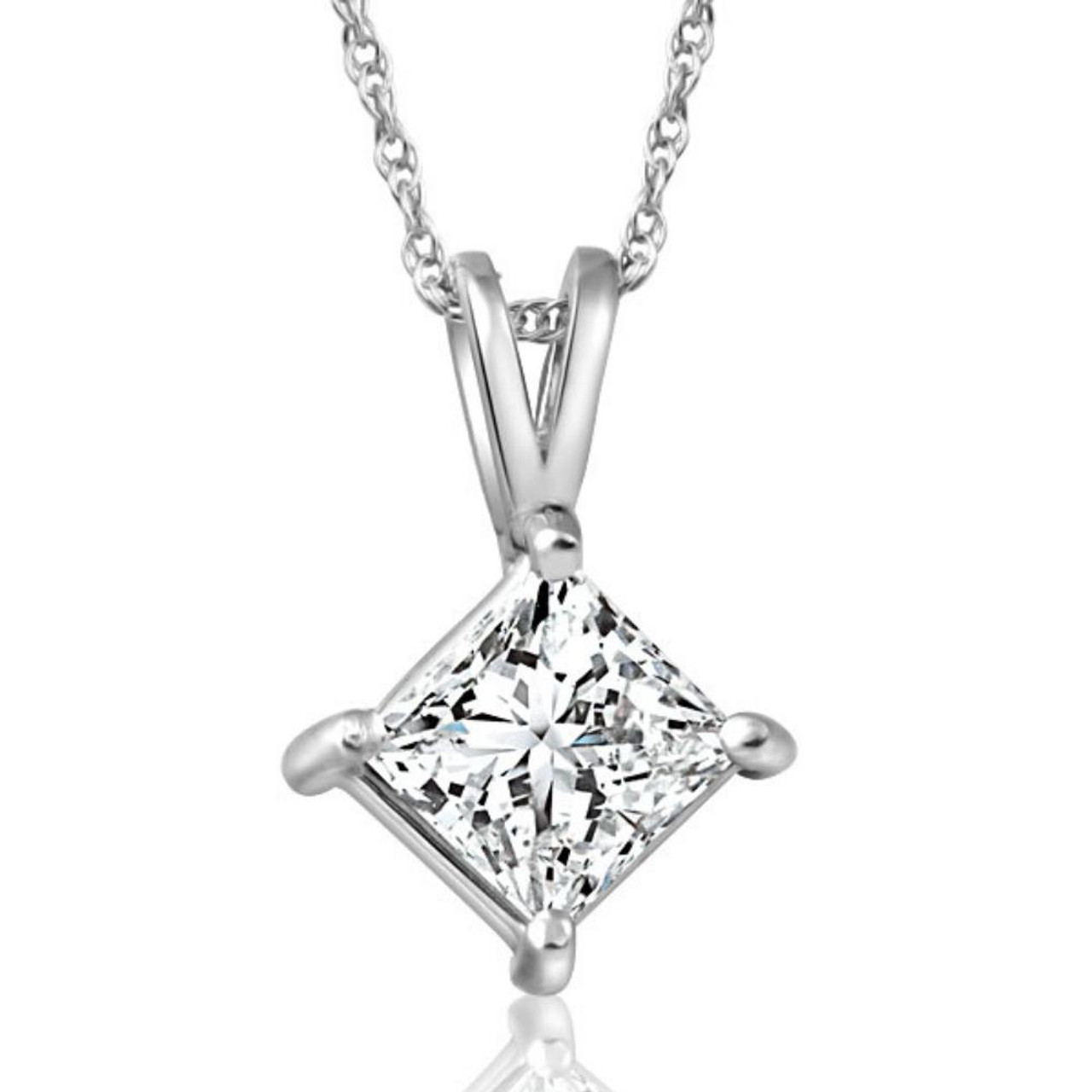 Real Diamonds Round Classy Princess Cut Diamond Halo Pendant at Rs 62550 in  New Delhi